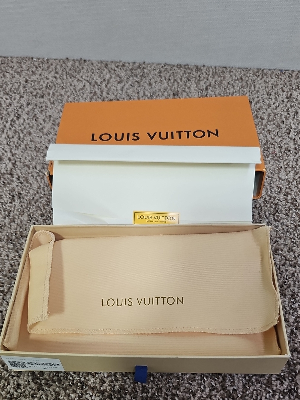 LOUIS VUITTON GIFT BOX W/DUST BAG BFPM-09-268